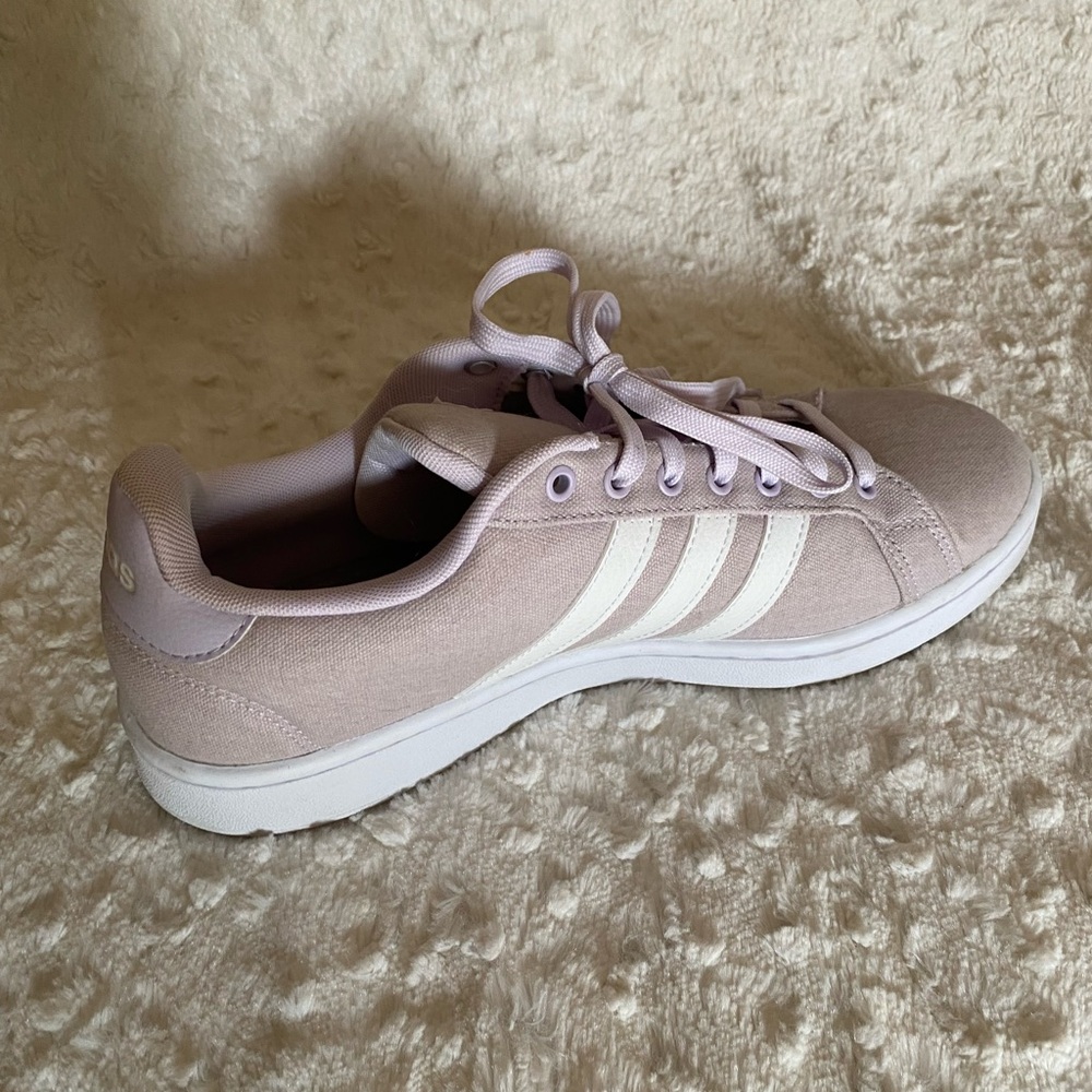 Adidas Women's lavender Sneakers W10.5 - Picture 5 of 9